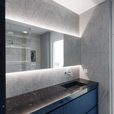 713 Apartament